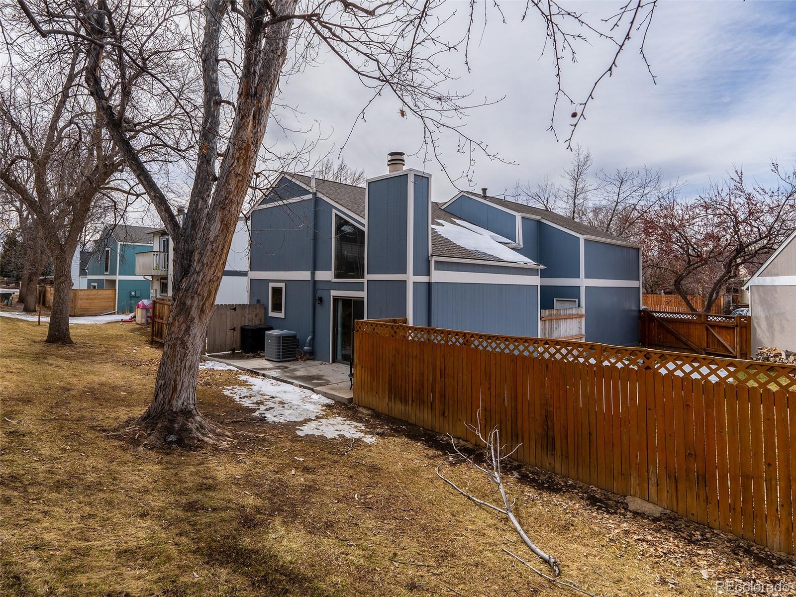 949 W Peakview Circle