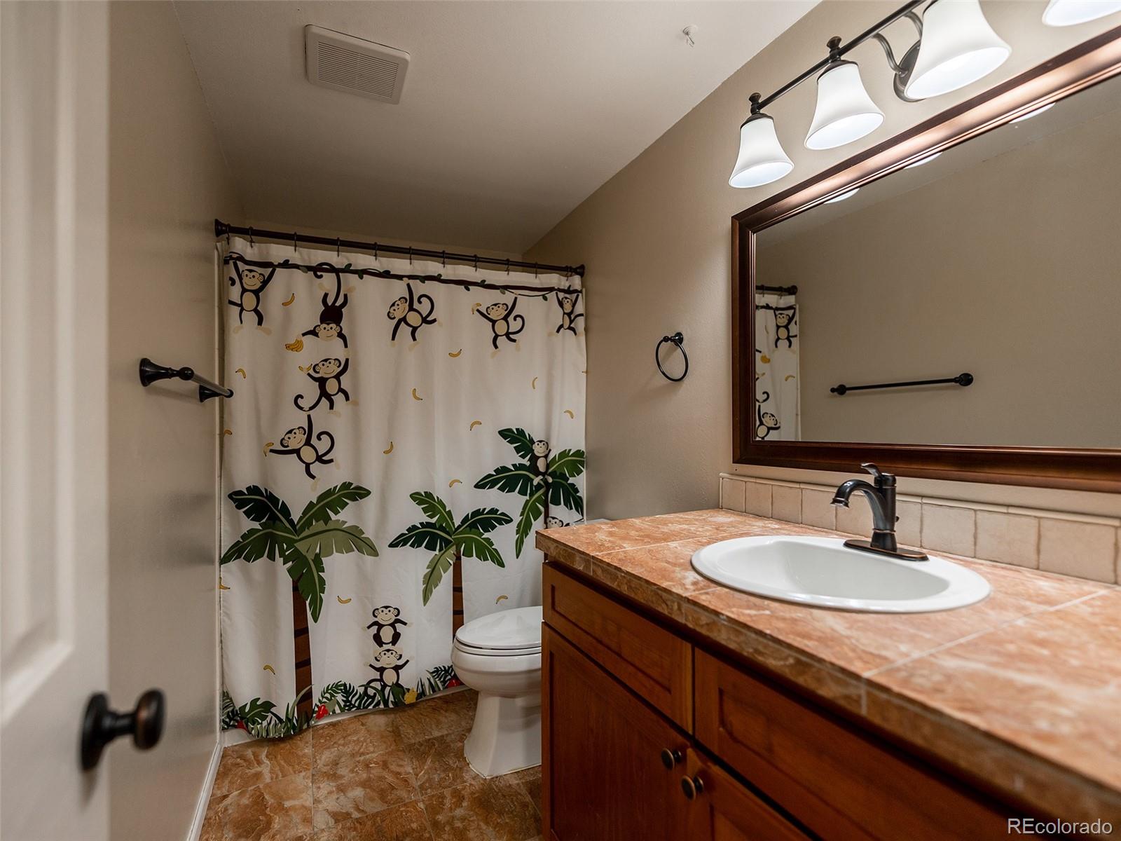 949 W Peakview Circle