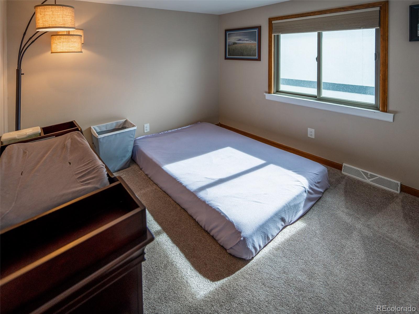 949 W Peakview Circle