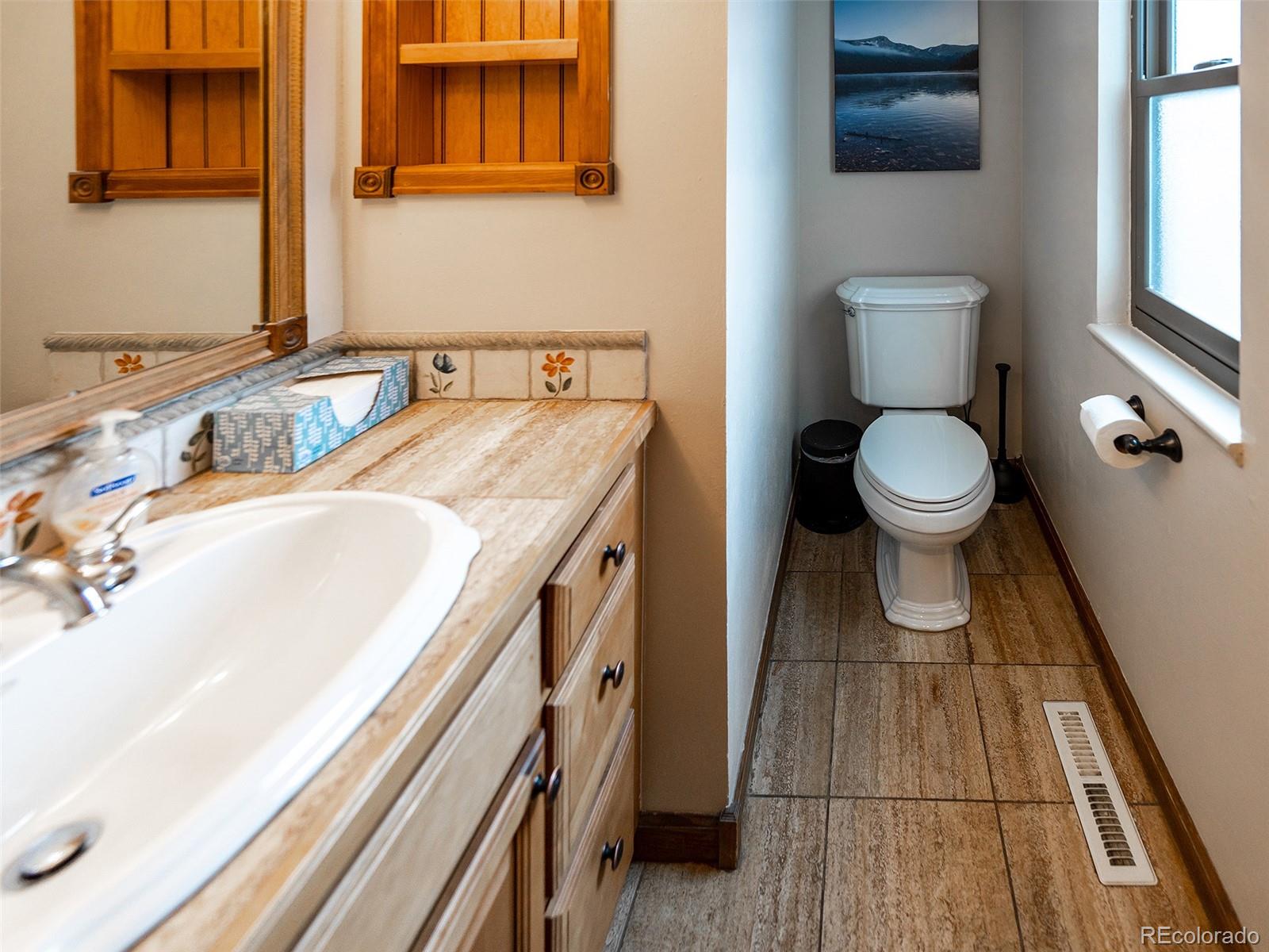 949 W Peakview Circle