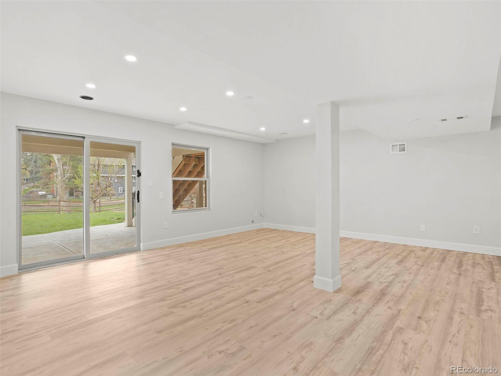 7557 S Willow Circle