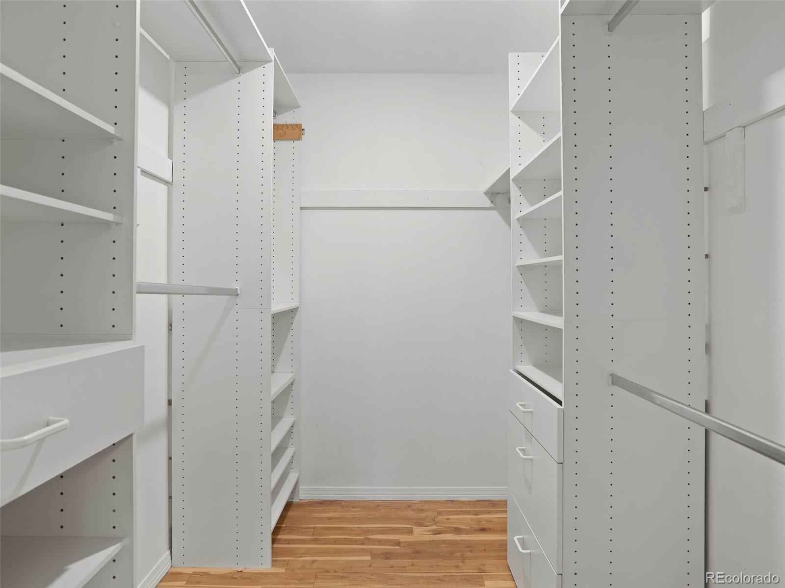 7557 S Willow Circle