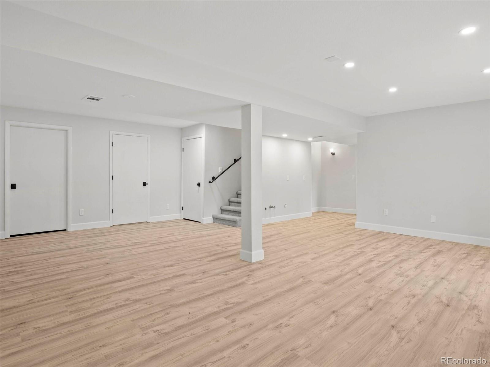 7557 S Willow Circle