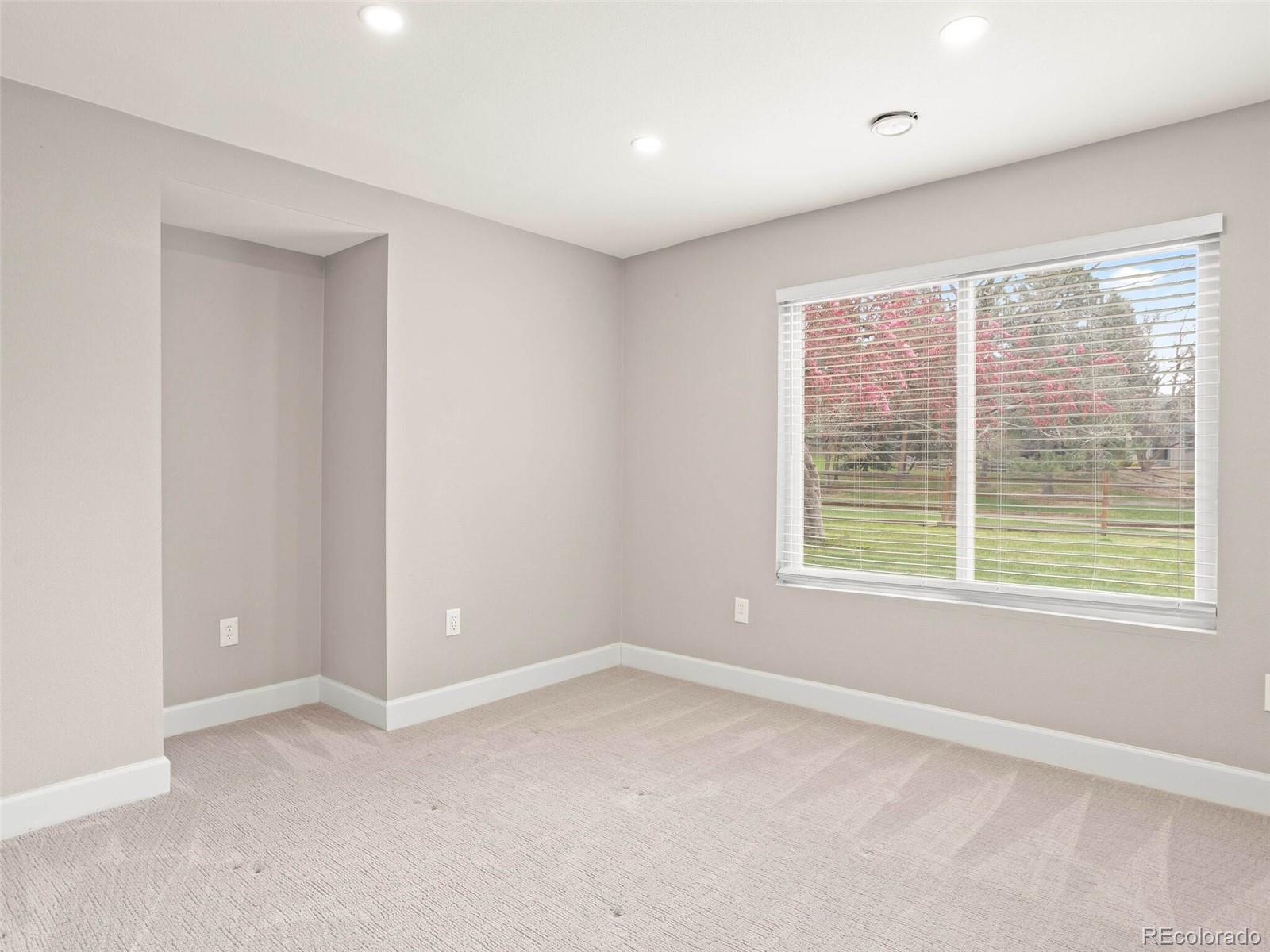 7557 S Willow Circle