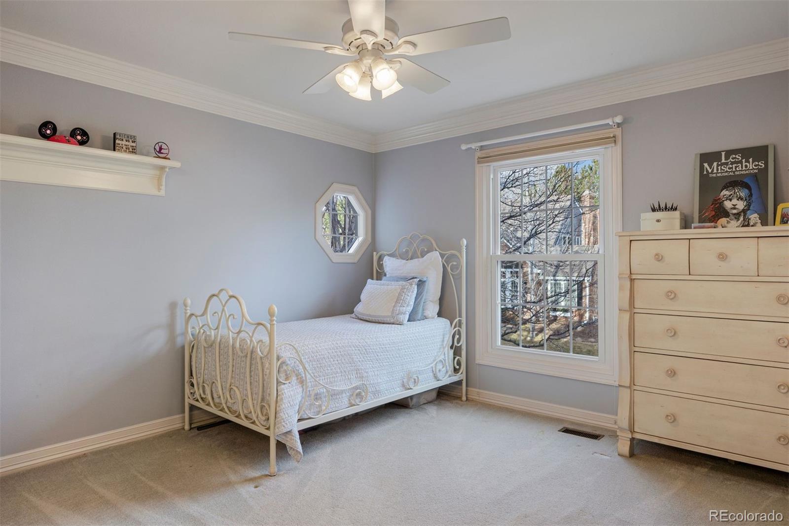 7233 S Niagara Circle