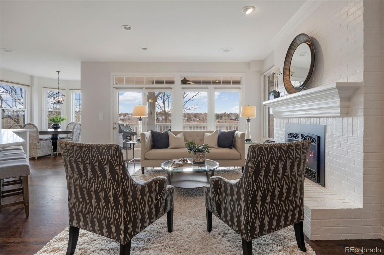 7233 S Niagara Circle