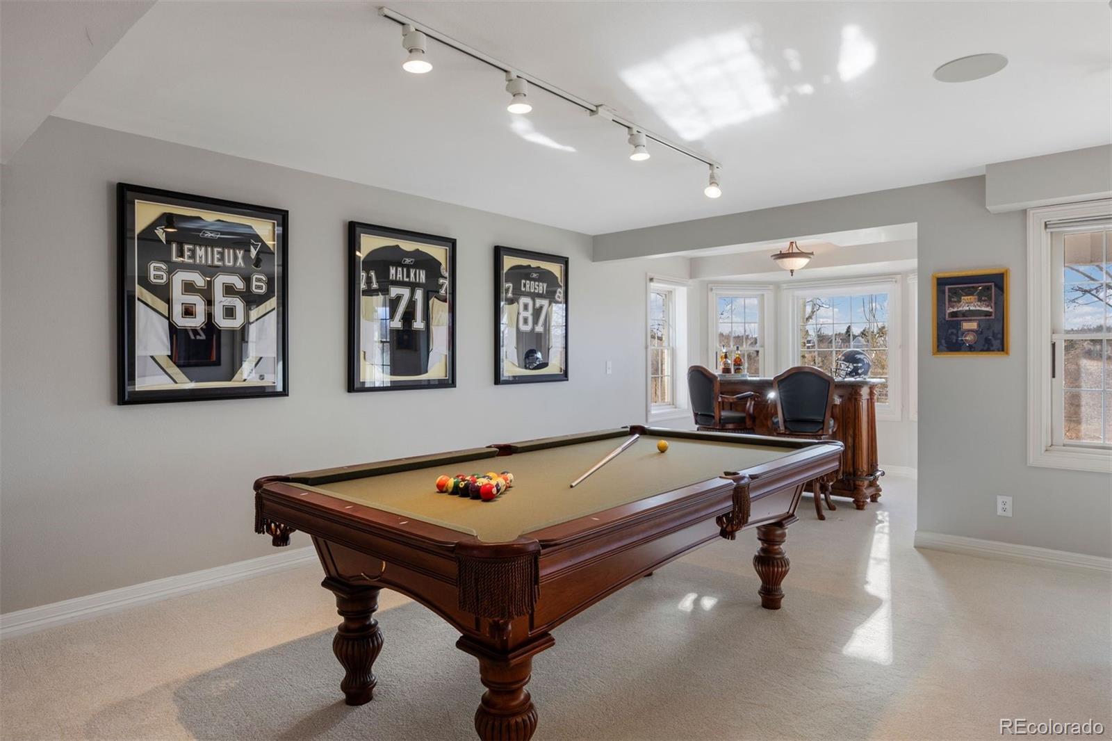 7233 S Niagara Circle