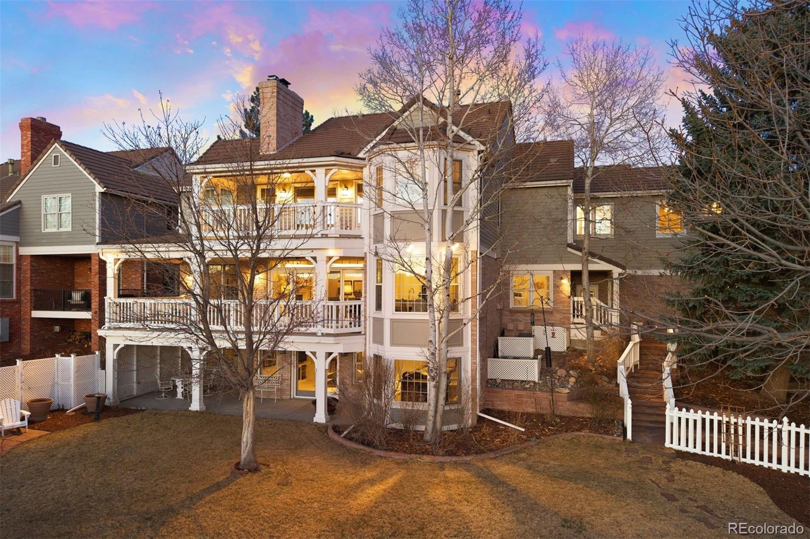 7233 S Niagara Circle