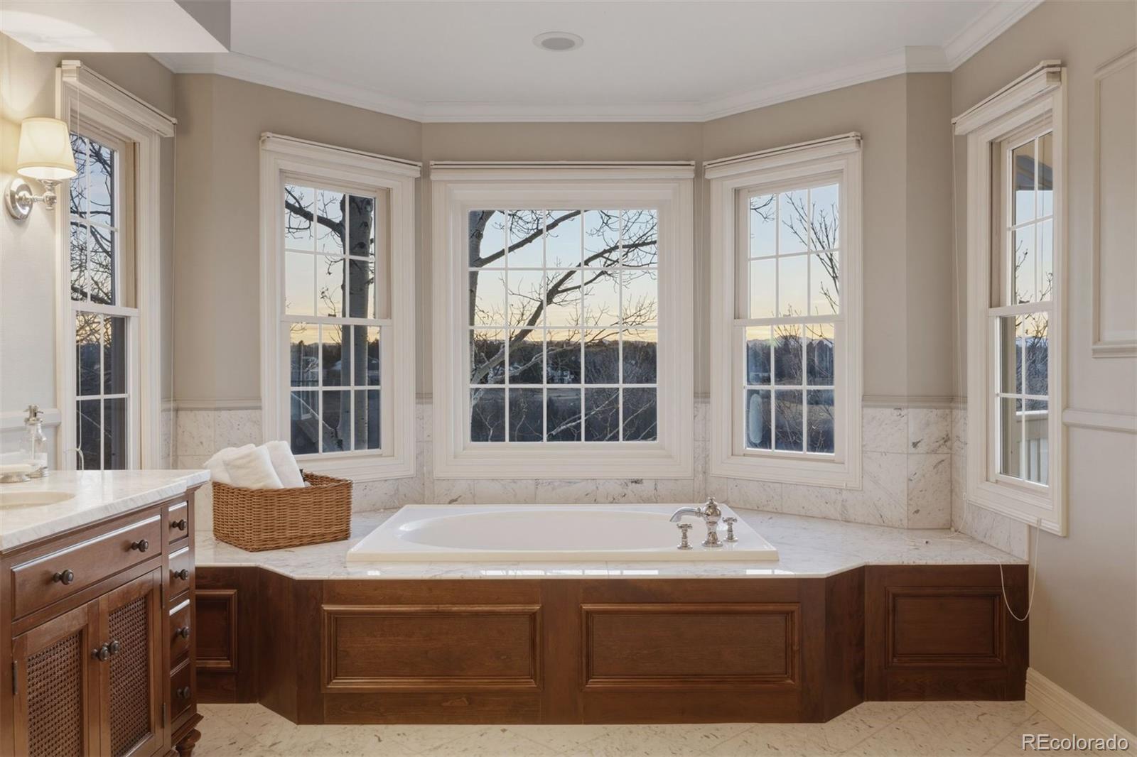 7233 S Niagara Circle