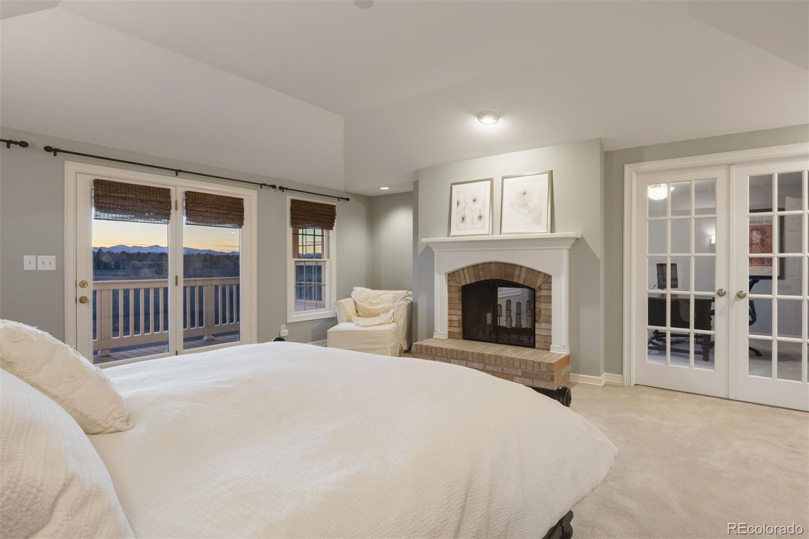 7233 S Niagara Circle