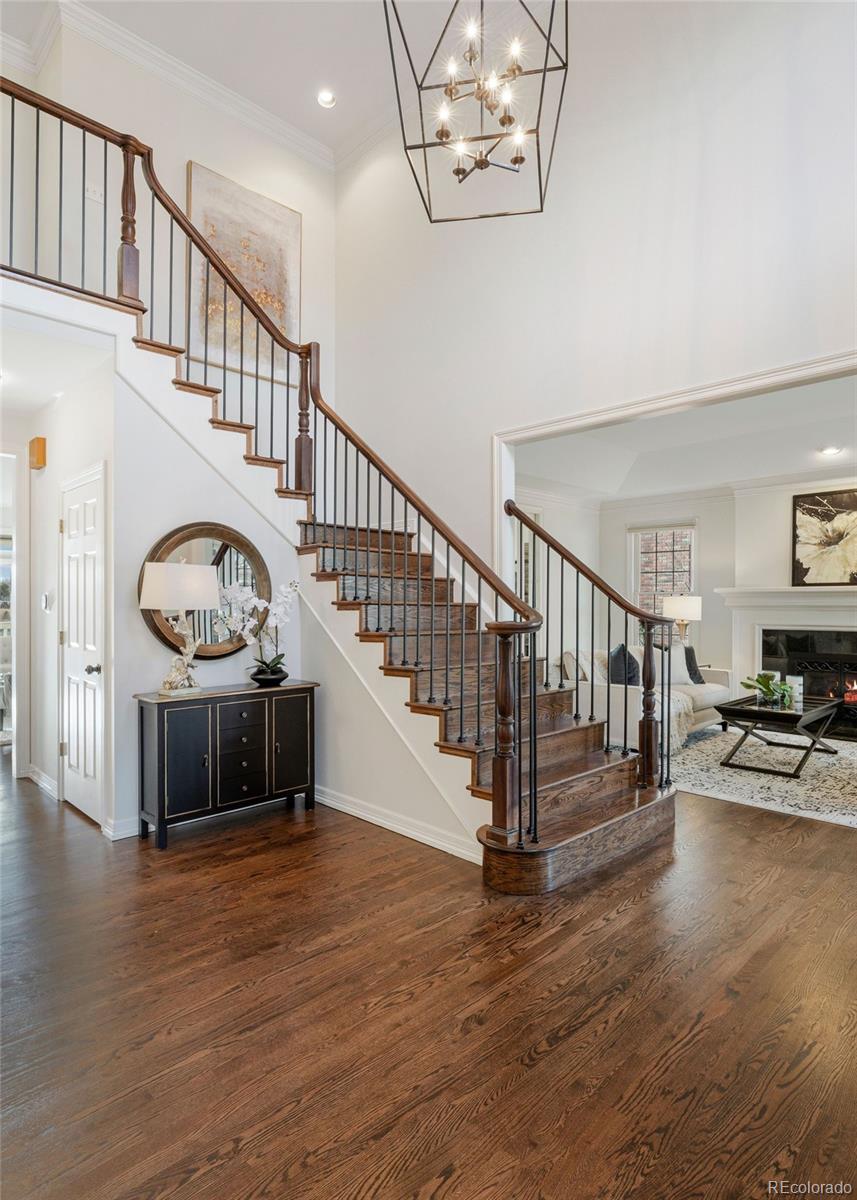 7233 S Niagara Circle