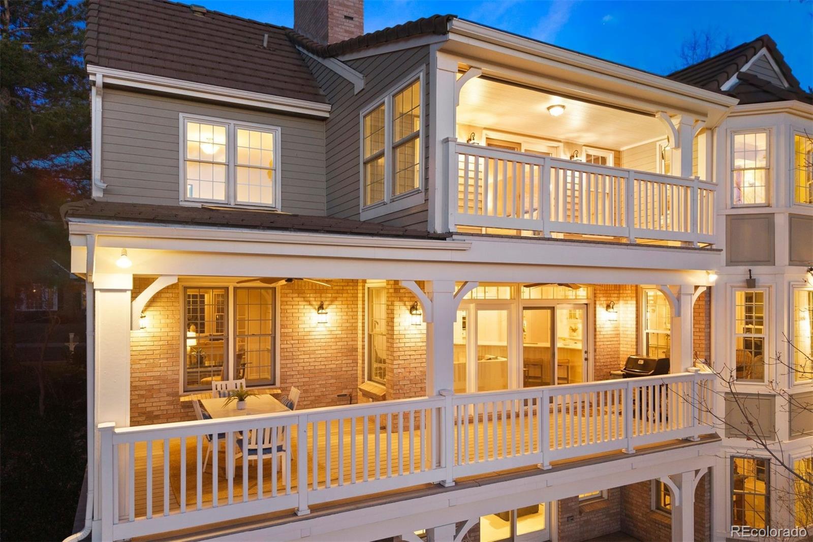 7233 S Niagara Circle