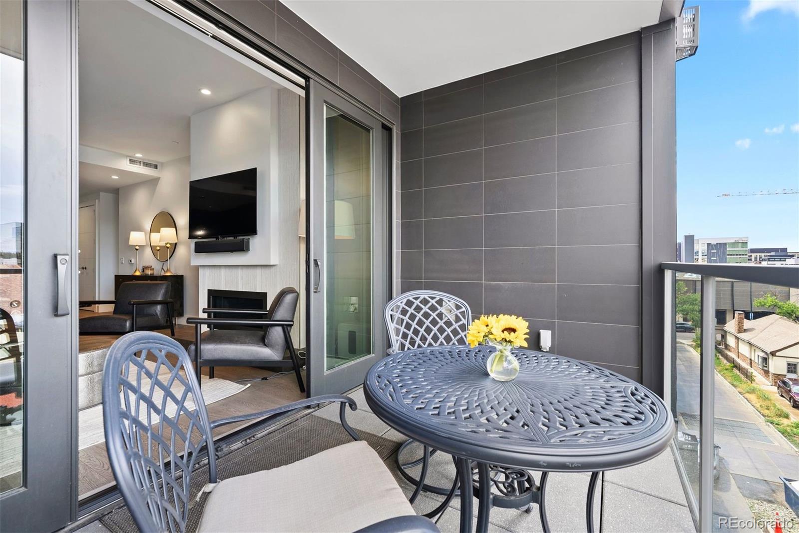 155 Steele Street Unit: 414