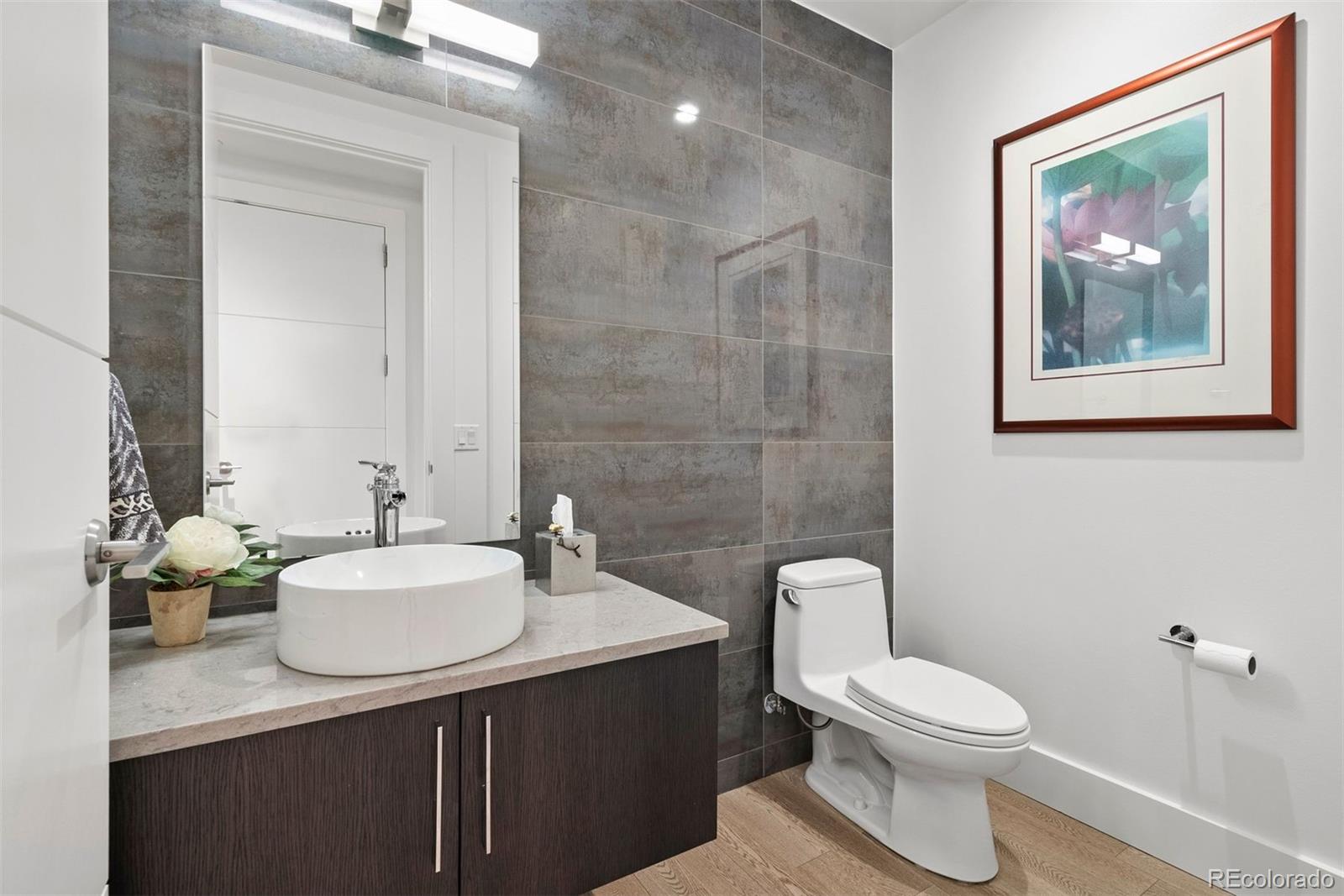 155 Steele Street Unit: 414