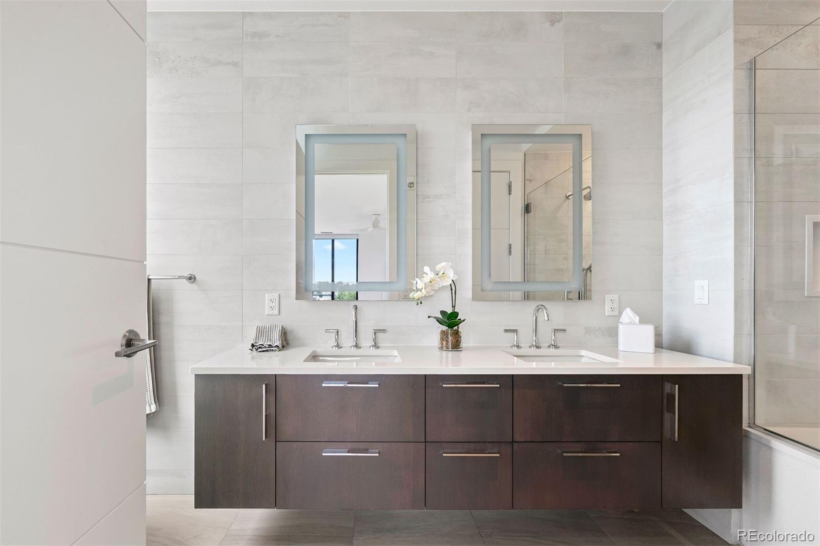 155 Steele Street Unit: 414