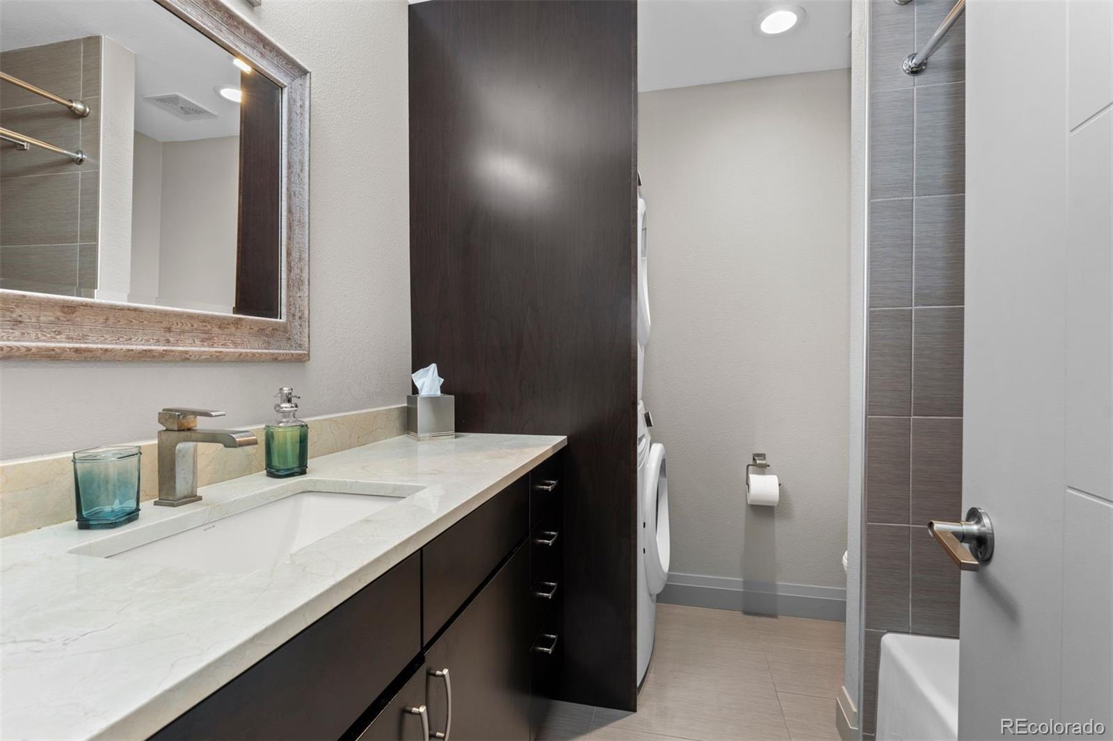 6000 W Mansfield Avenue Unit: 16