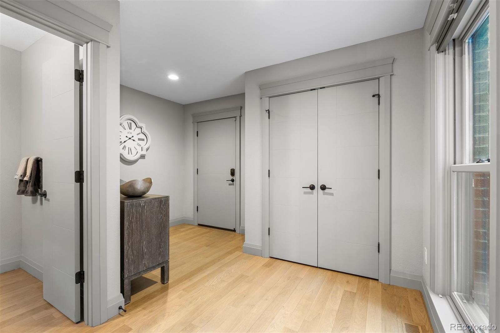 6000 W Mansfield Avenue Unit: 16