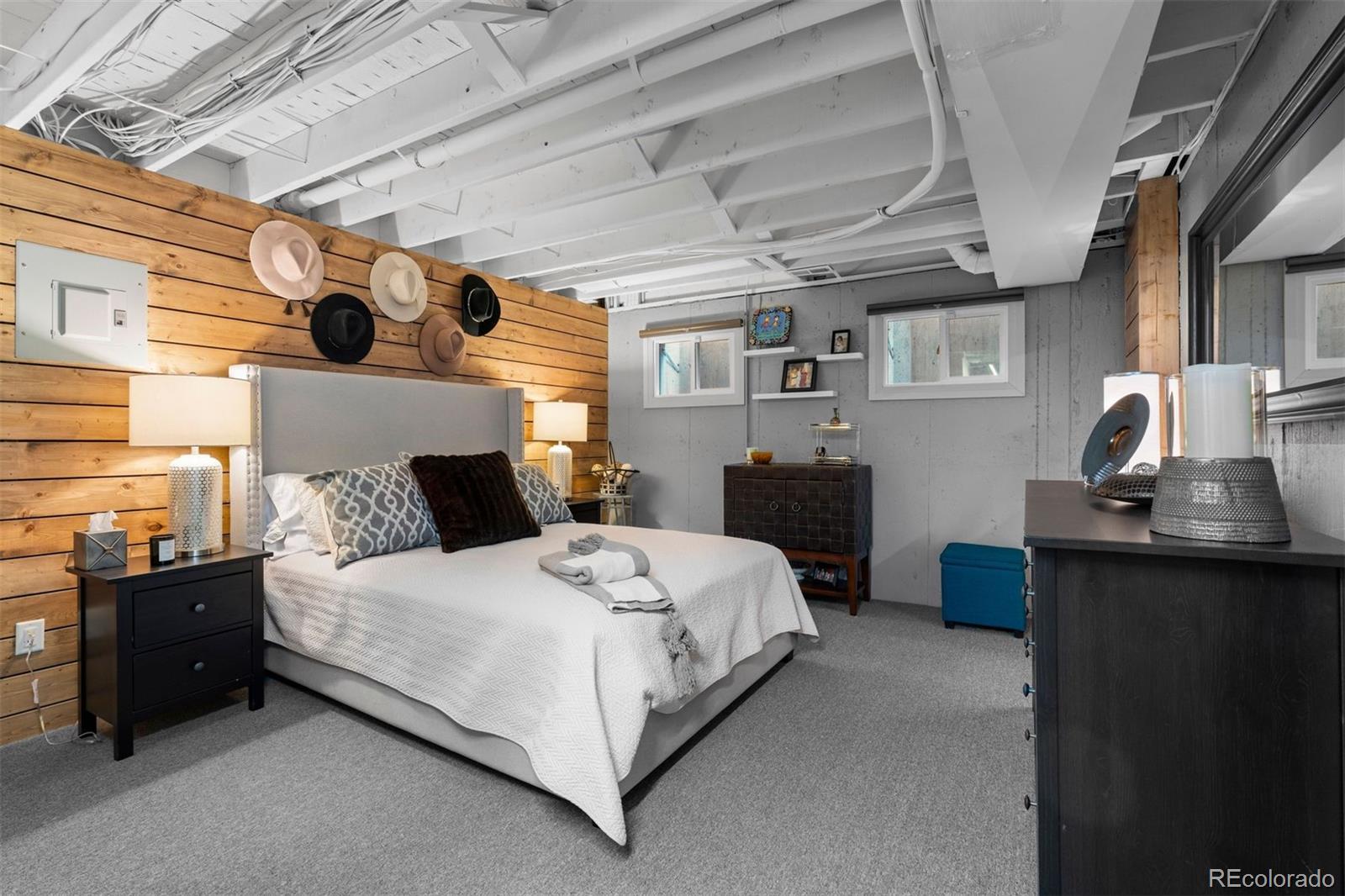 6000 W Mansfield Avenue Unit: 16