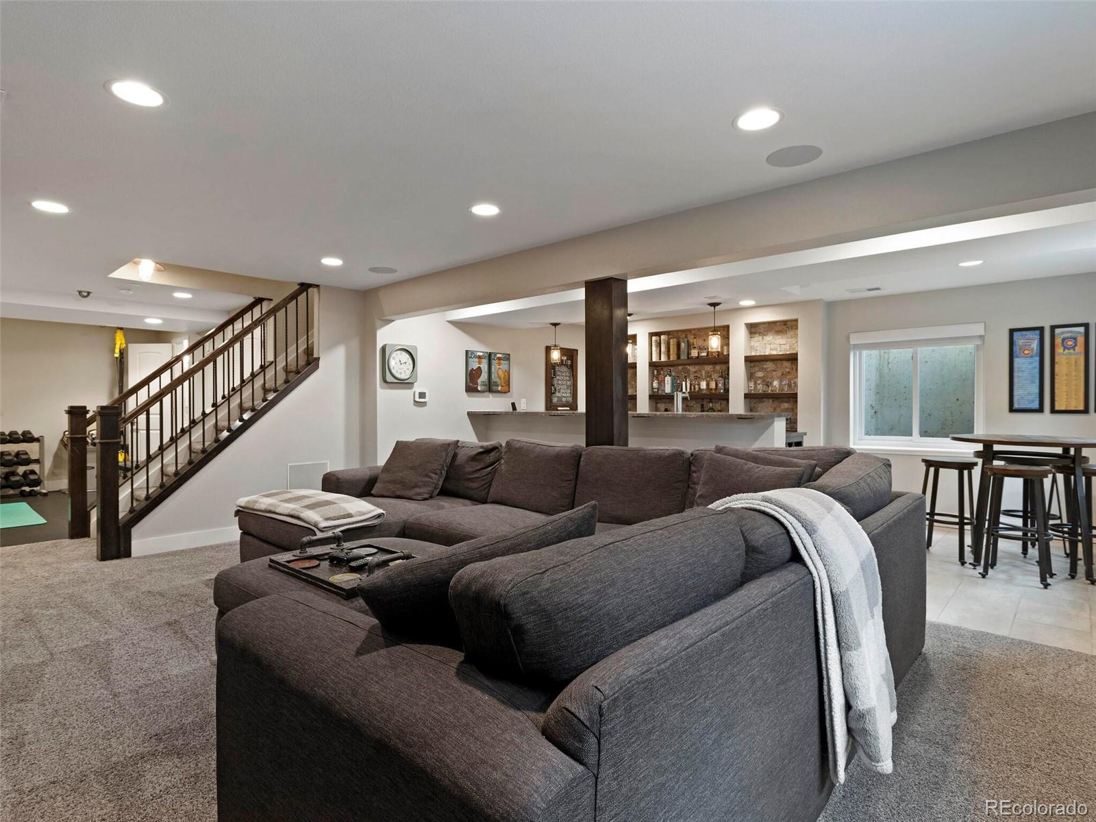 6202 S Jamaica Court