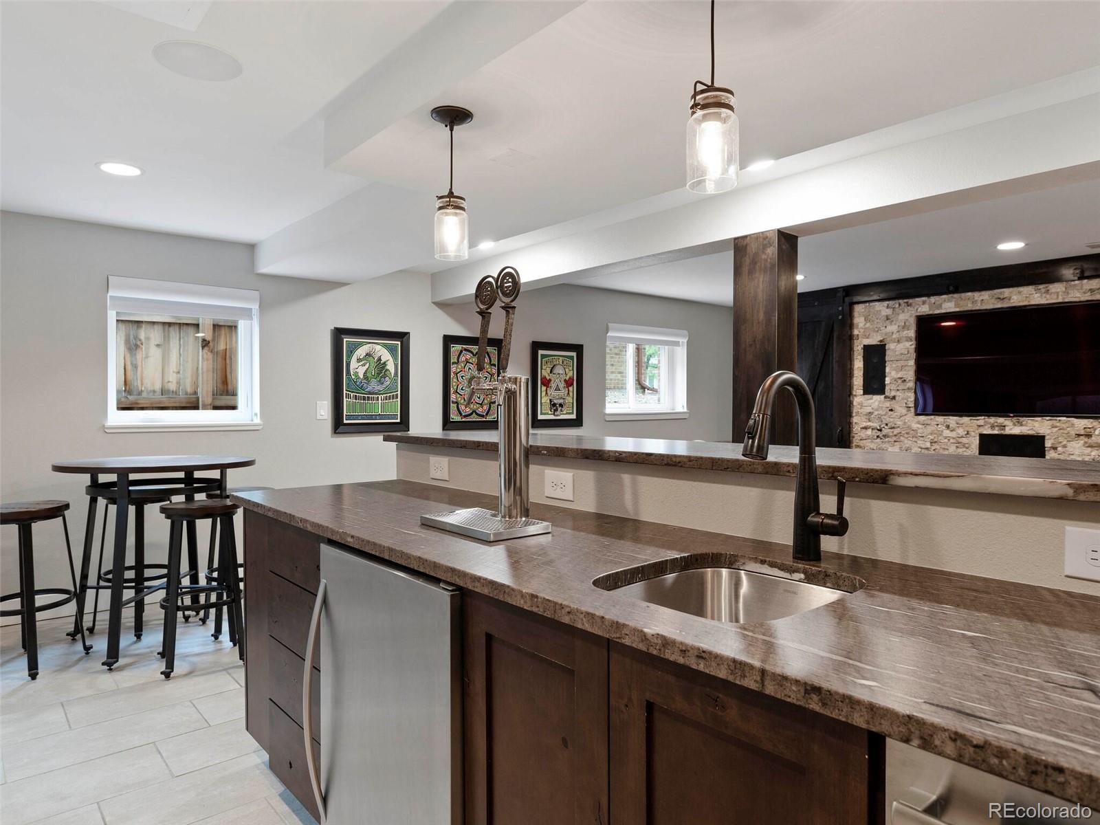 6202 S Jamaica Court