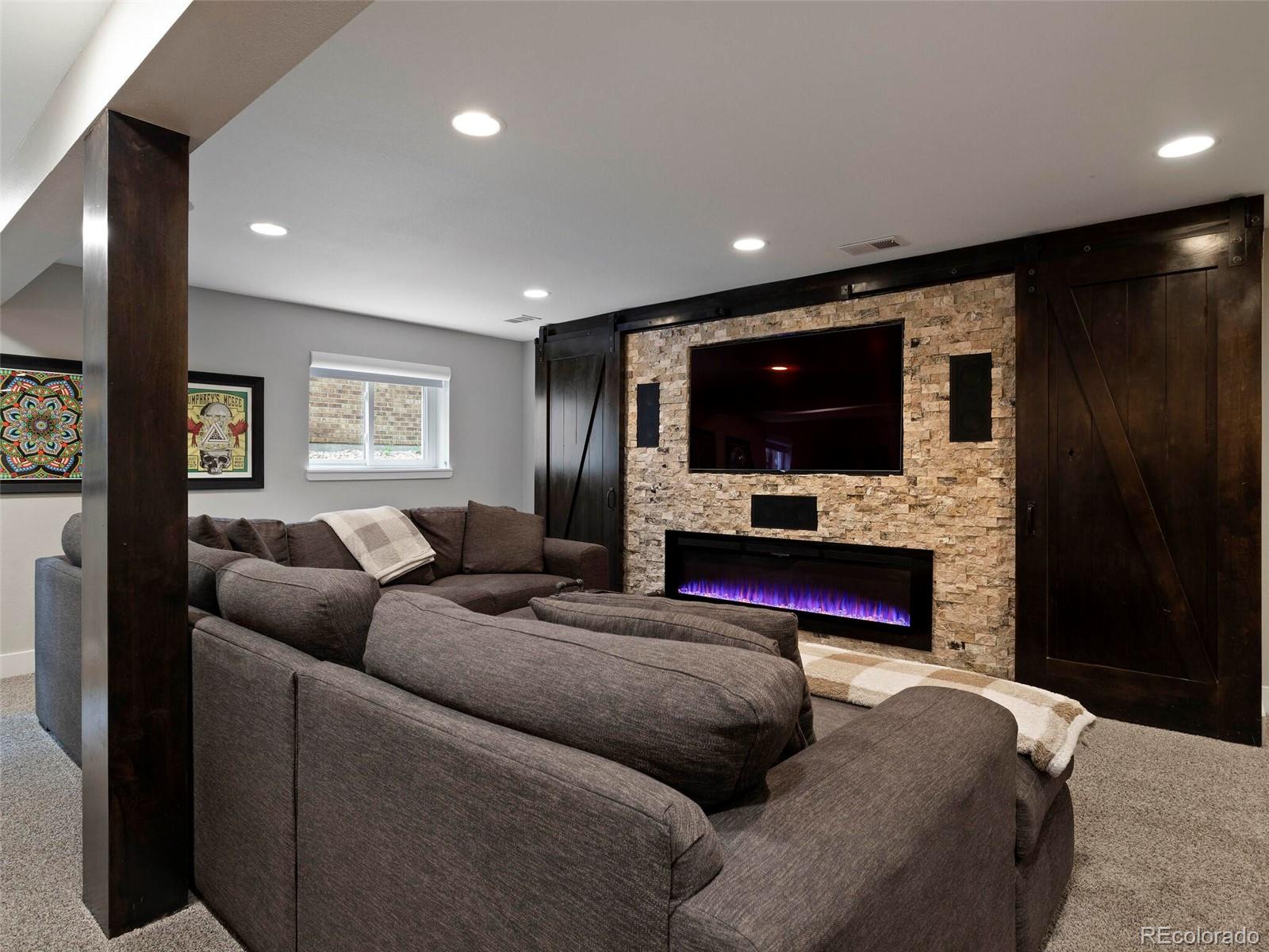 6202 S Jamaica Court