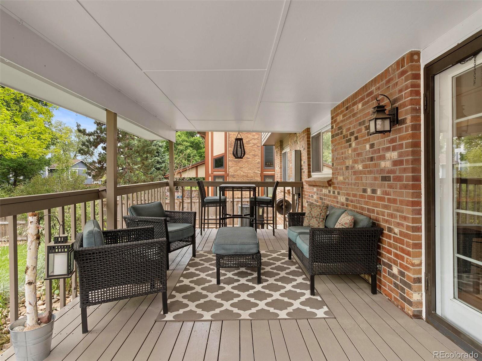 6202 S Jamaica Court