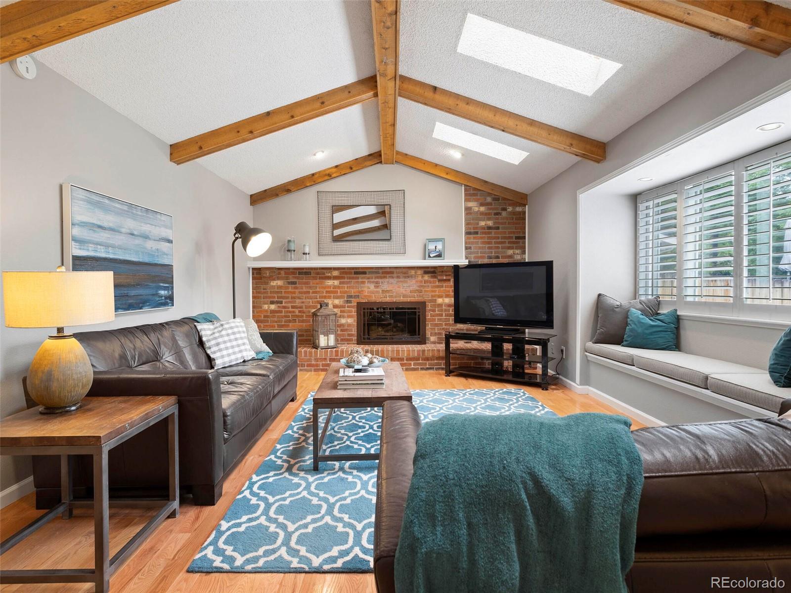 6202 S Jamaica Court