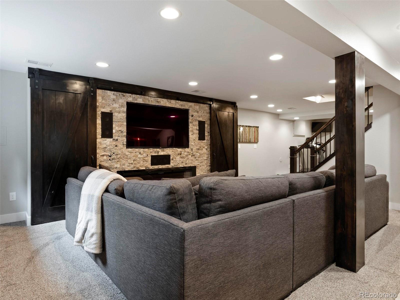 6202 S Jamaica Court