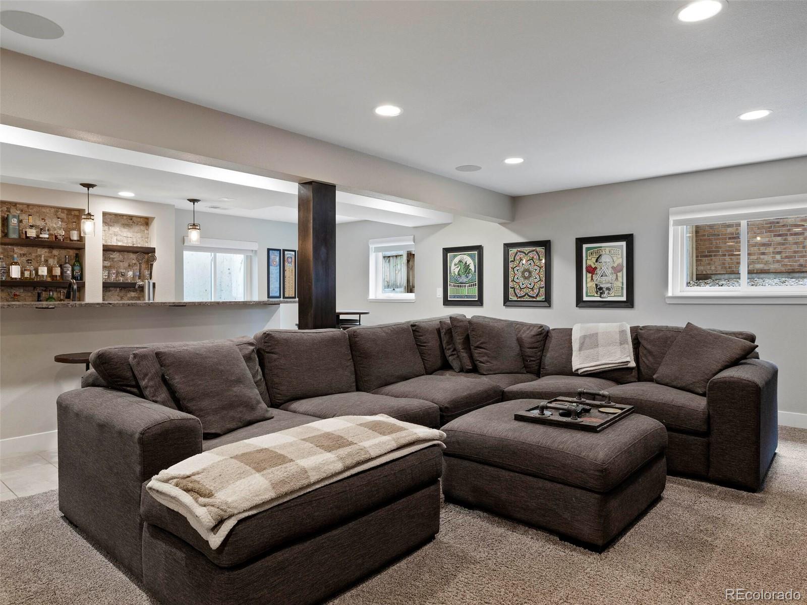 6202 S Jamaica Court