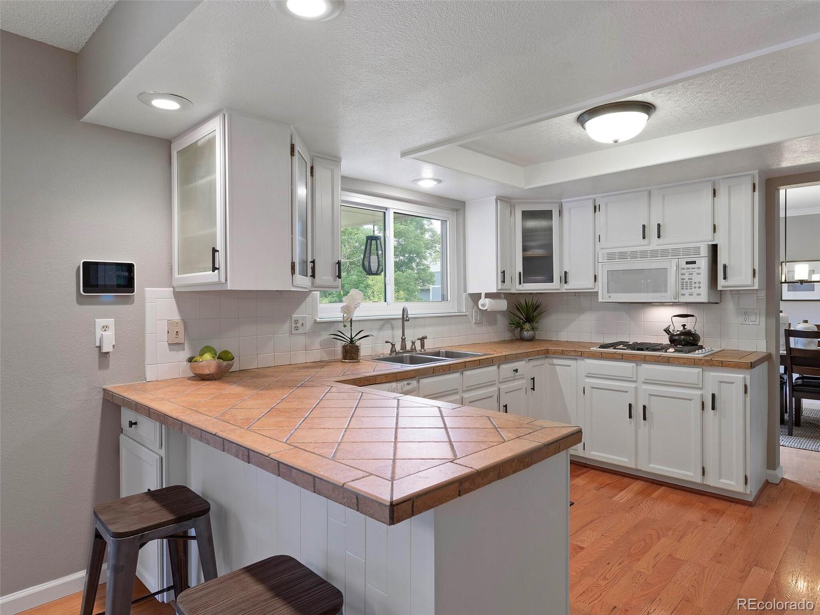 6202 S Jamaica Court