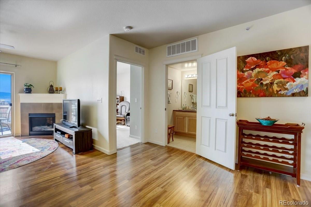 725 Elmhurst Drive Unit: 402