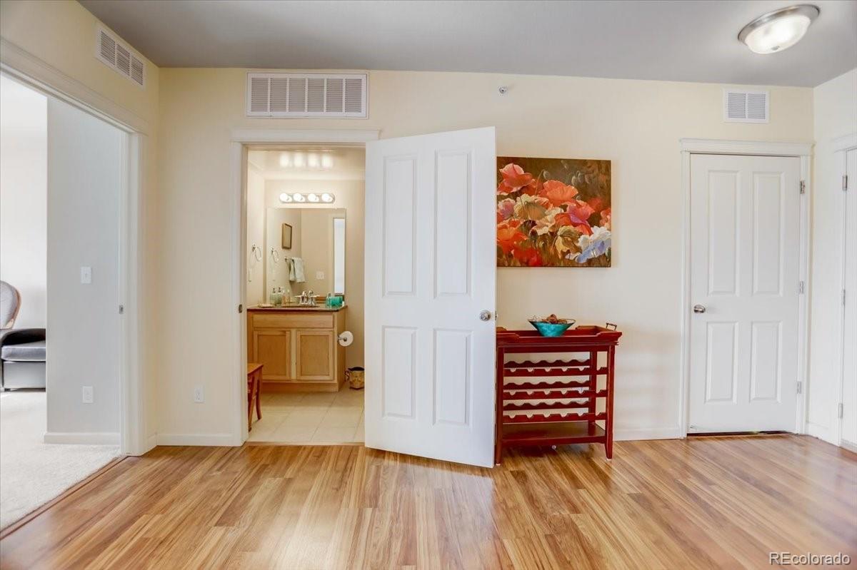 725 Elmhurst Drive Unit: 402