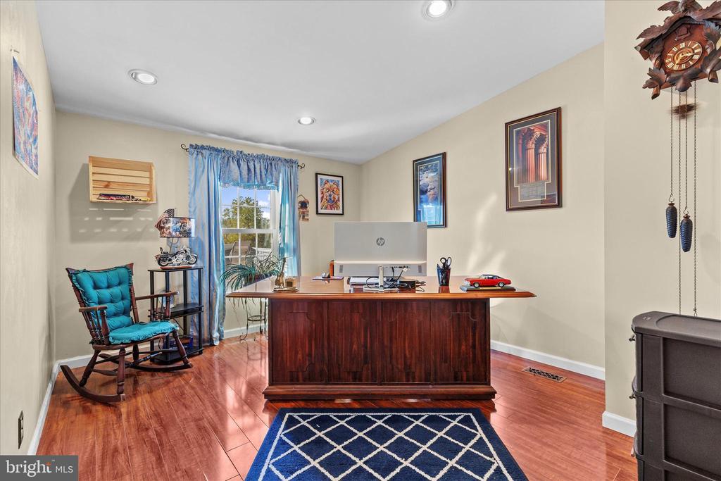 40 SEYMOUR DRIVE