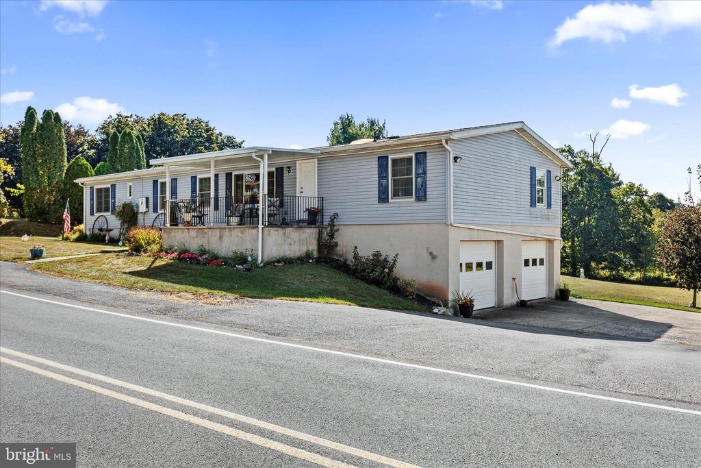 40 SEYMOUR DRIVE