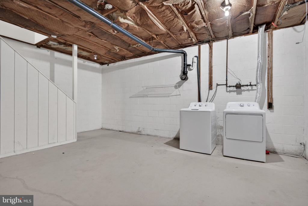 216 MARION AVENUE
