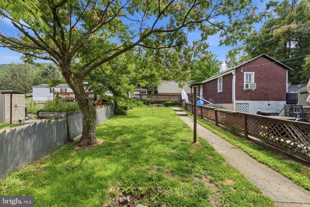 168 AVENUE A STREET