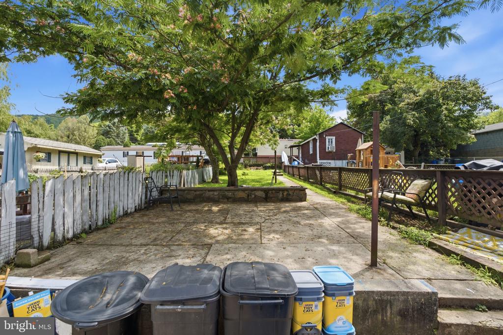 168 AVENUE A STREET