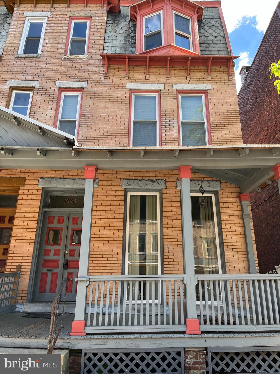 1621 GREEN STREET