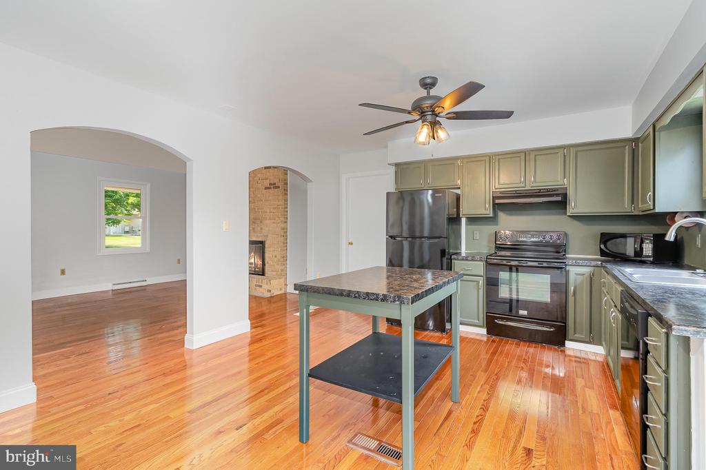 4289 BEAUFORT HUNT DRIVE