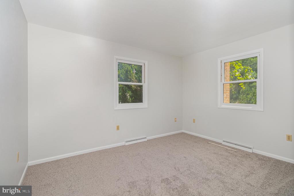 4289 BEAUFORT HUNT DRIVE