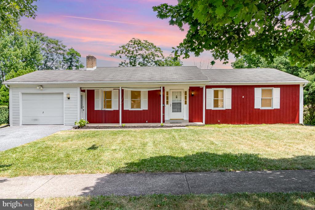 4289 BEAUFORT HUNT DRIVE
