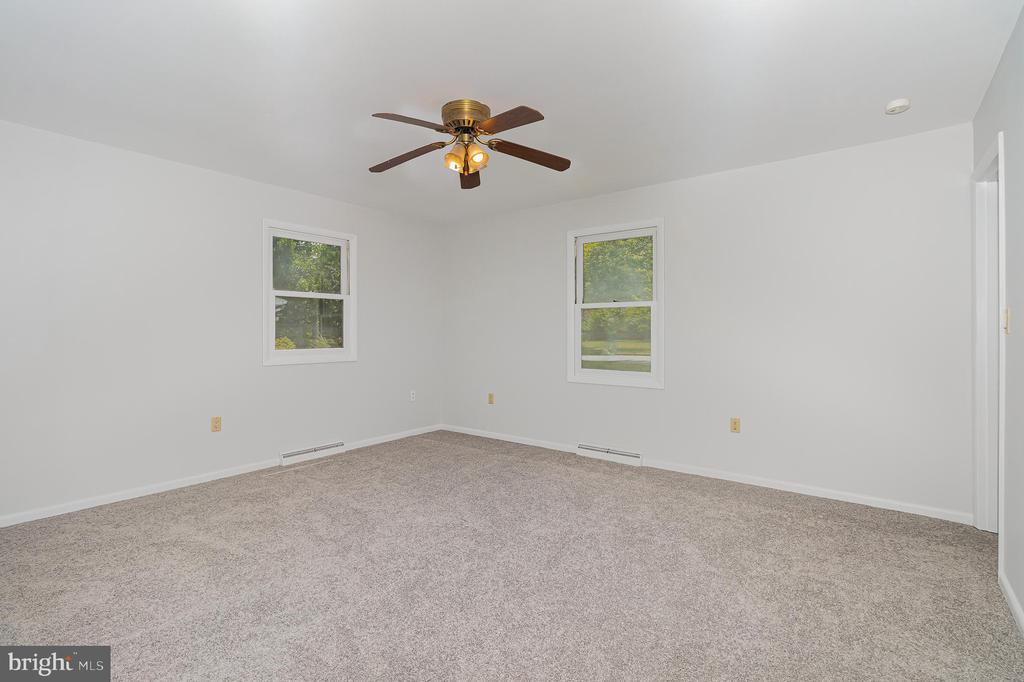 4289 BEAUFORT HUNT DRIVE