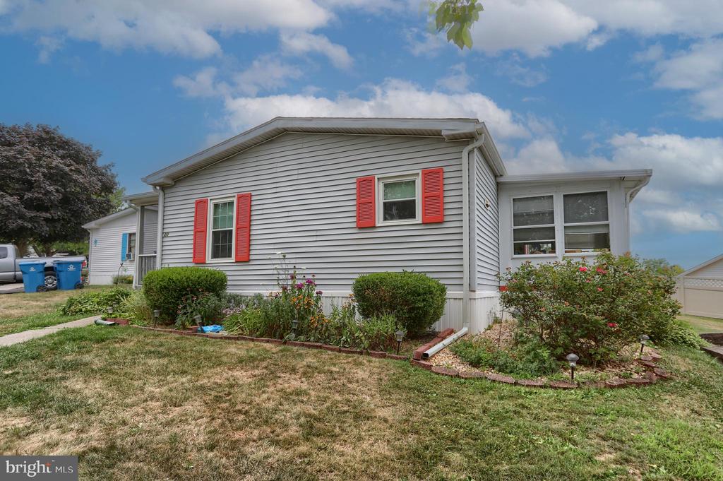 20 MEADOW RUN PLACE