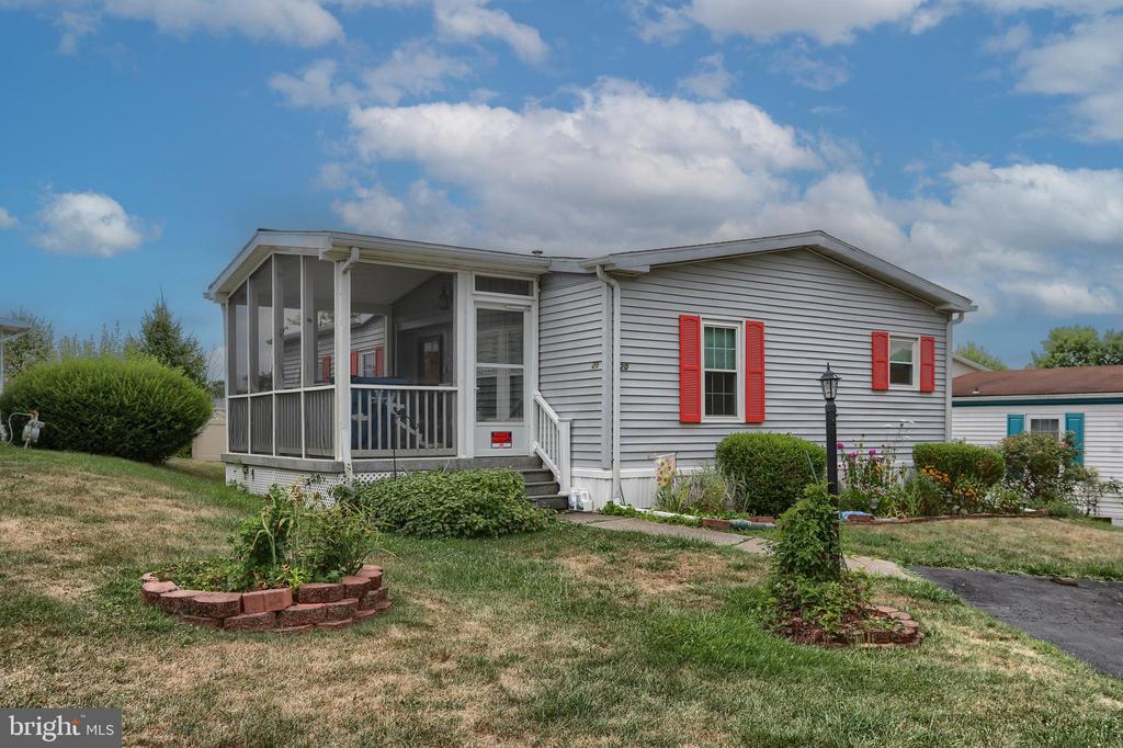 20 MEADOW RUN PLACE