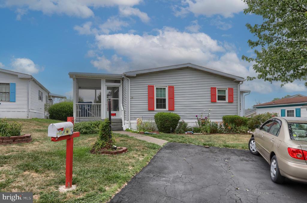20 MEADOW RUN PLACE