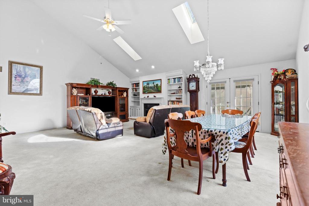 1805 MEADOW RIDGE DRIVE