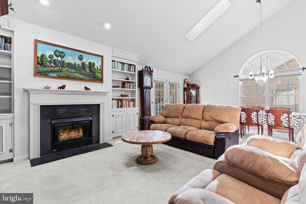 1805 MEADOW RIDGE DRIVE