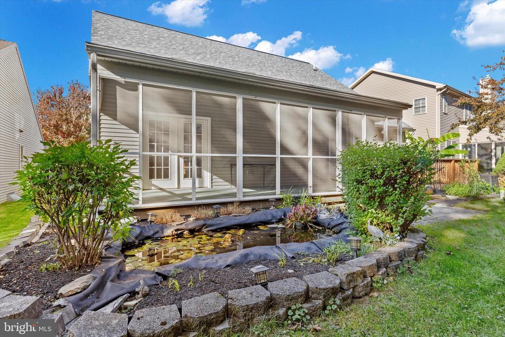 1805 MEADOW RIDGE DRIVE