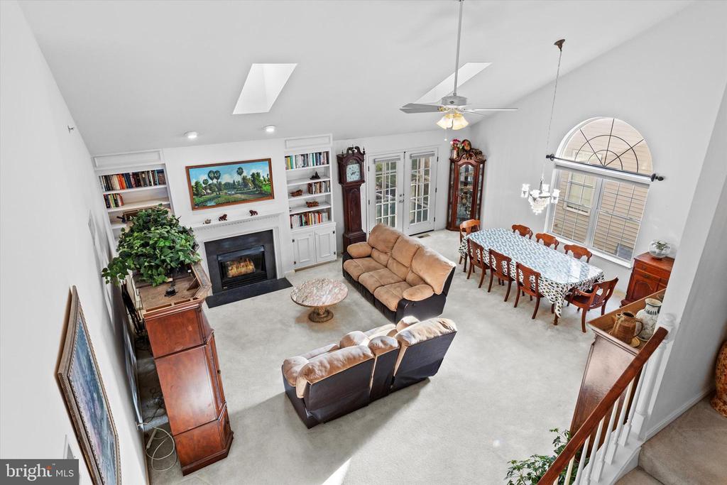 1805 MEADOW RIDGE DRIVE