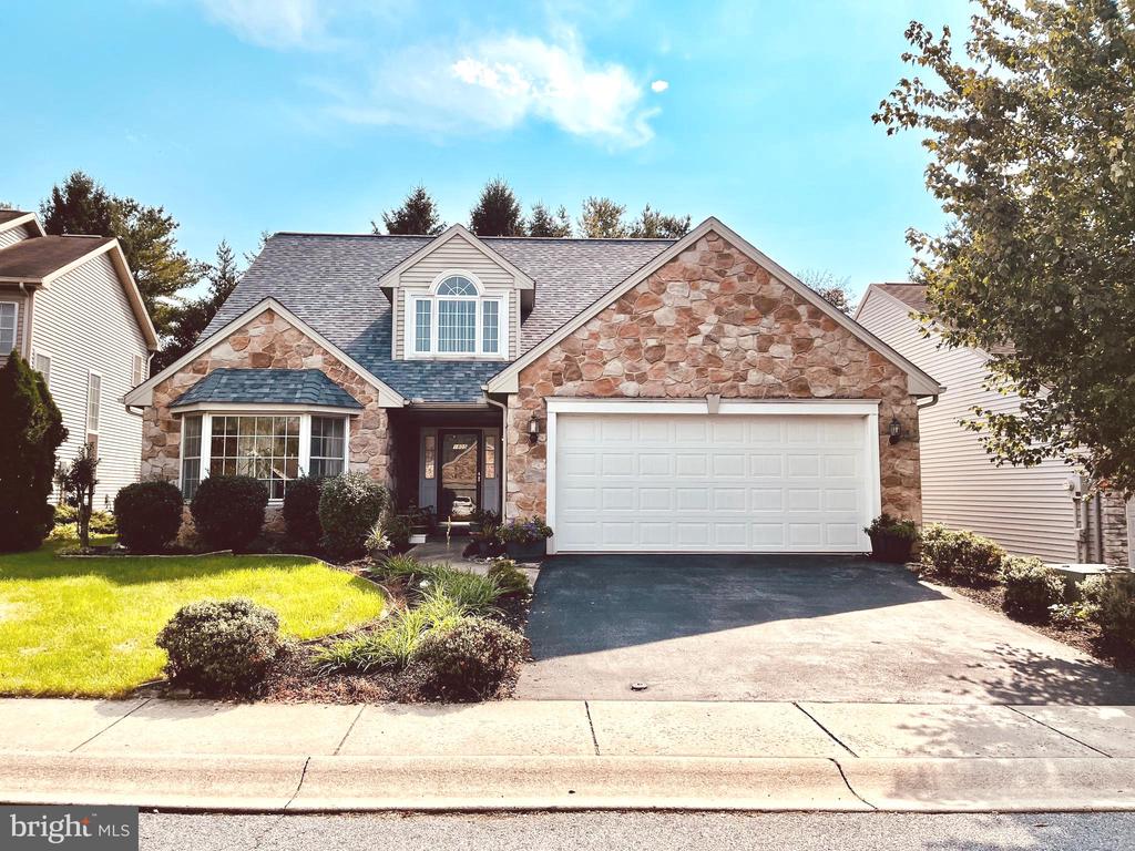 1805 MEADOW RIDGE DRIVE